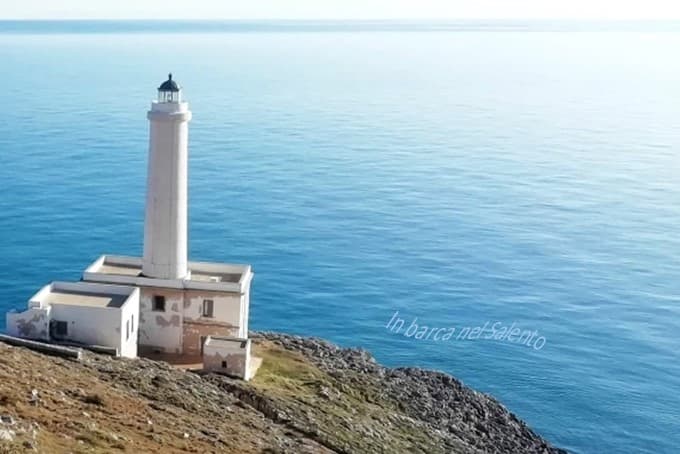 E4: Escursione in barca al faro di Punta Palascia